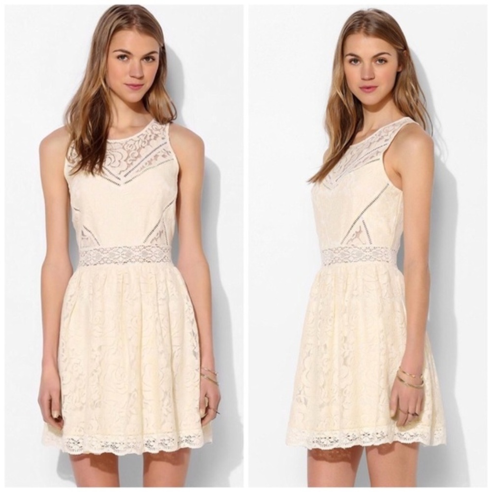 Kimchi Blue Bella Lace Fit & Flare Dress